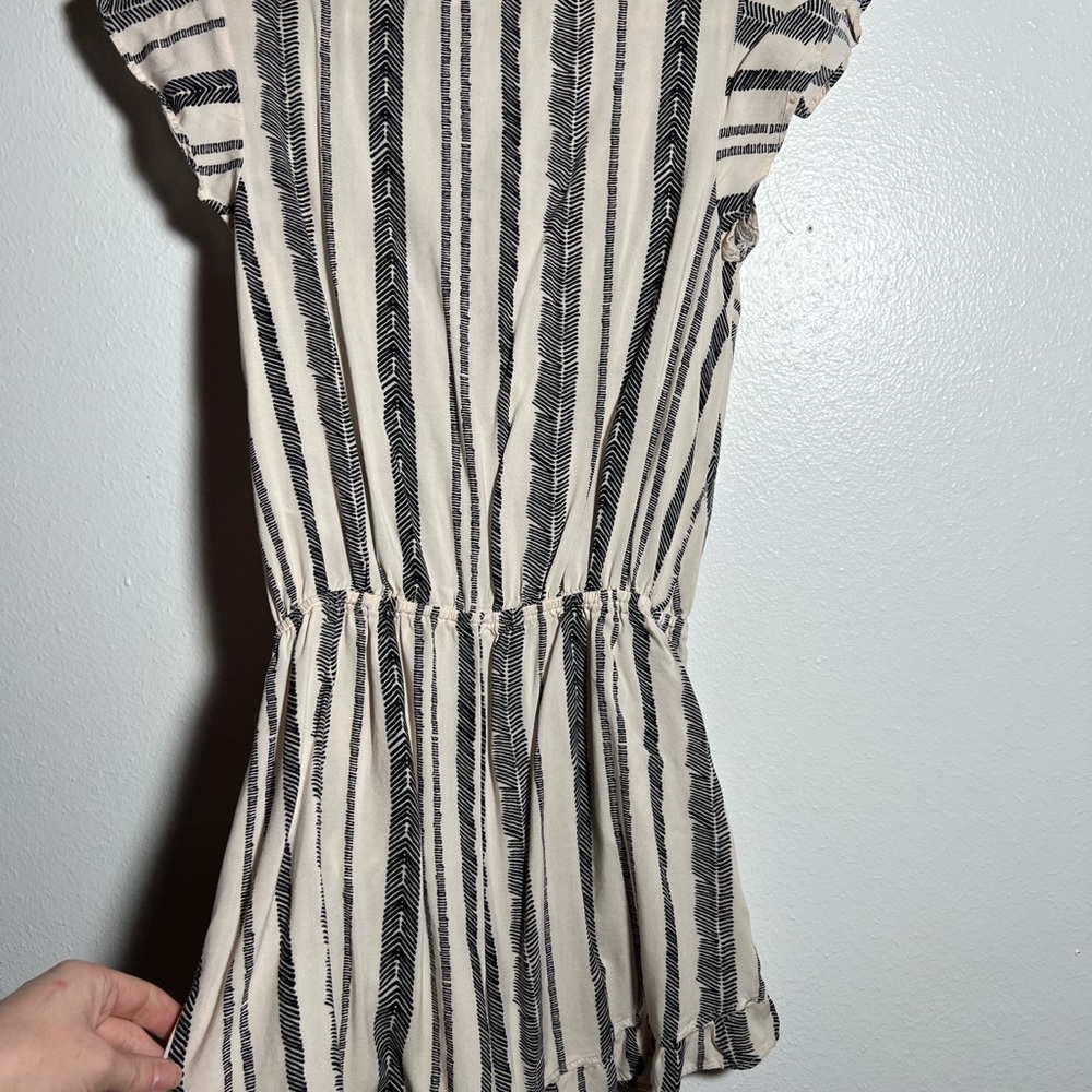 Striped Ruffle Romper with pockets! - Picture 5 of 5